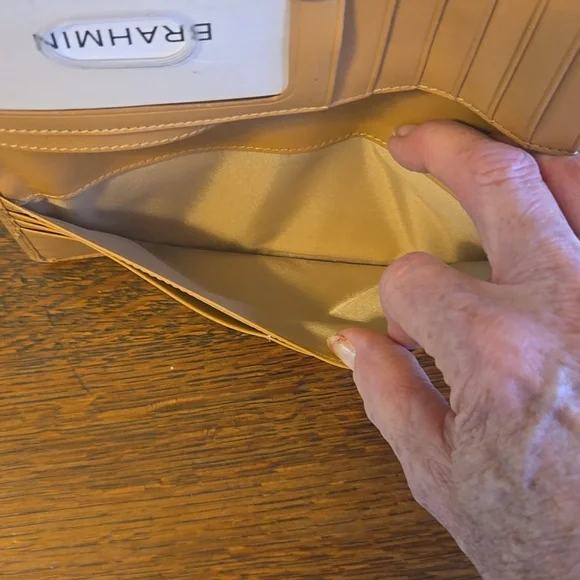 Brahmin Ady Wallet In Creme Talitha Leather NWOT - Picture 10 of 16